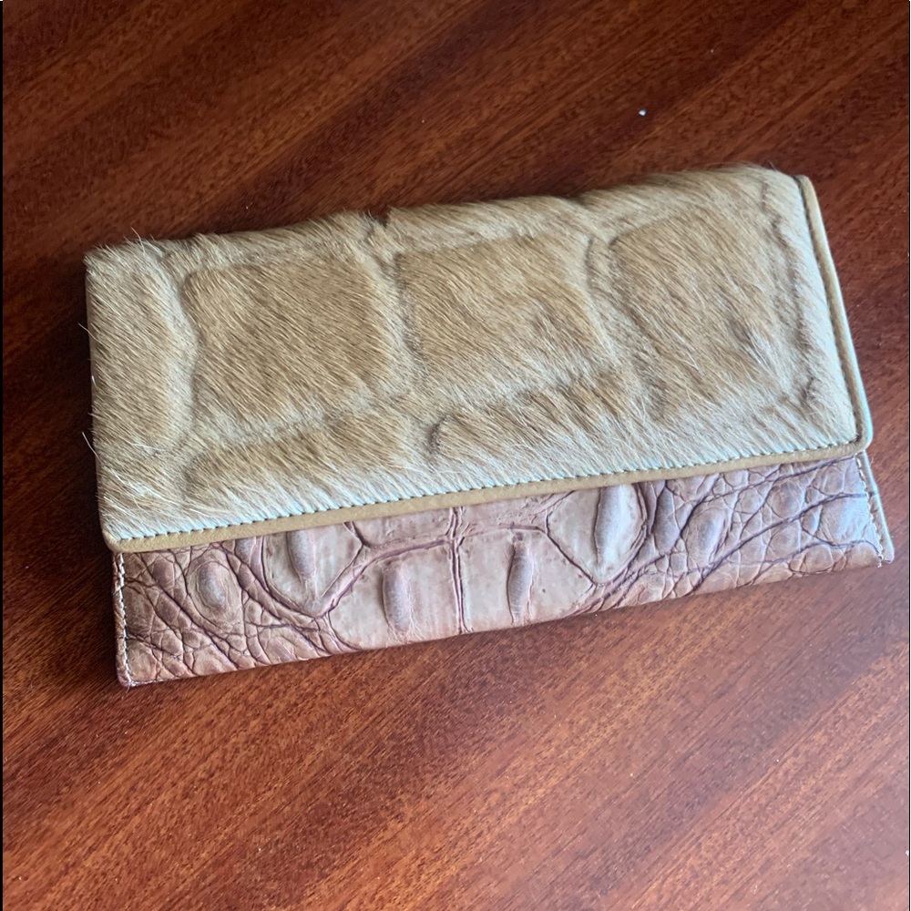 Rare NWT DESMO Wallet 7 1/4”.Embossed  Croc Leather and calf fur Made inITALY.